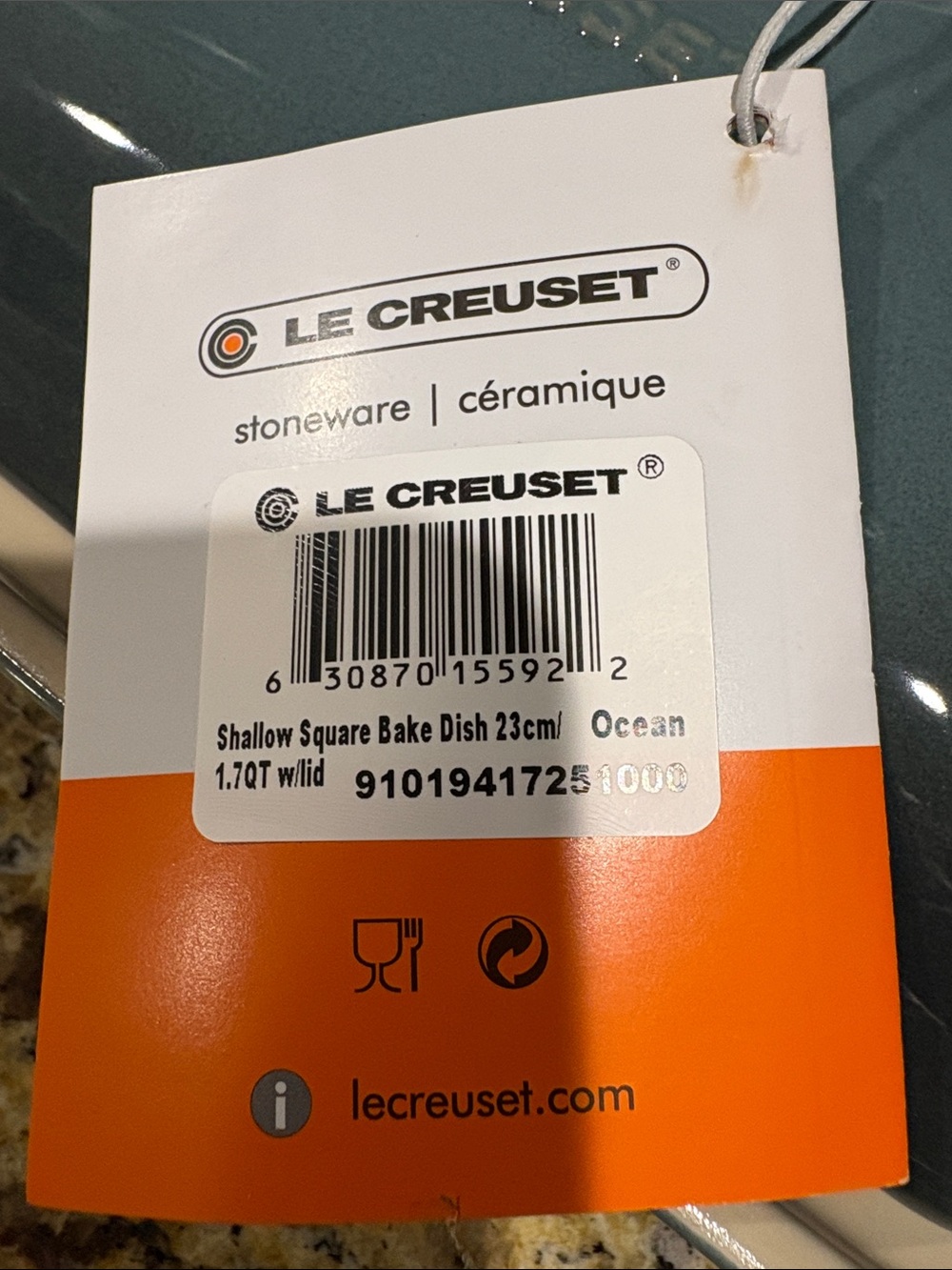 Le Creuset 23cm Square Shallow Dish with Lid, Ocean - Picture 4 of 15